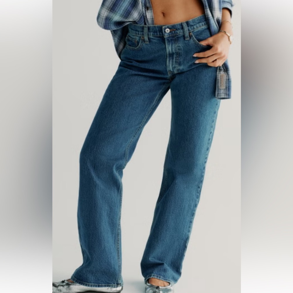 Abercrombie & Fitch Women's The Baggy Low Rise Straight Leg Jeans
